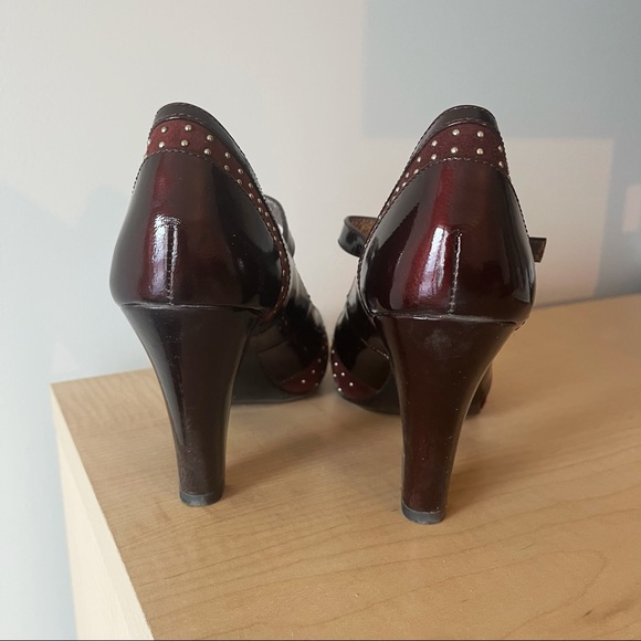 Sofft Burgundy Open Toed Peep Toe Studded Buckle Heels Pumps - Picture 4 of 5